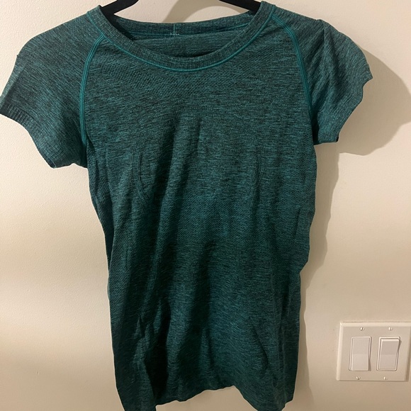 Lululemon Swiftly Tech Tee - Picture 2 of 4